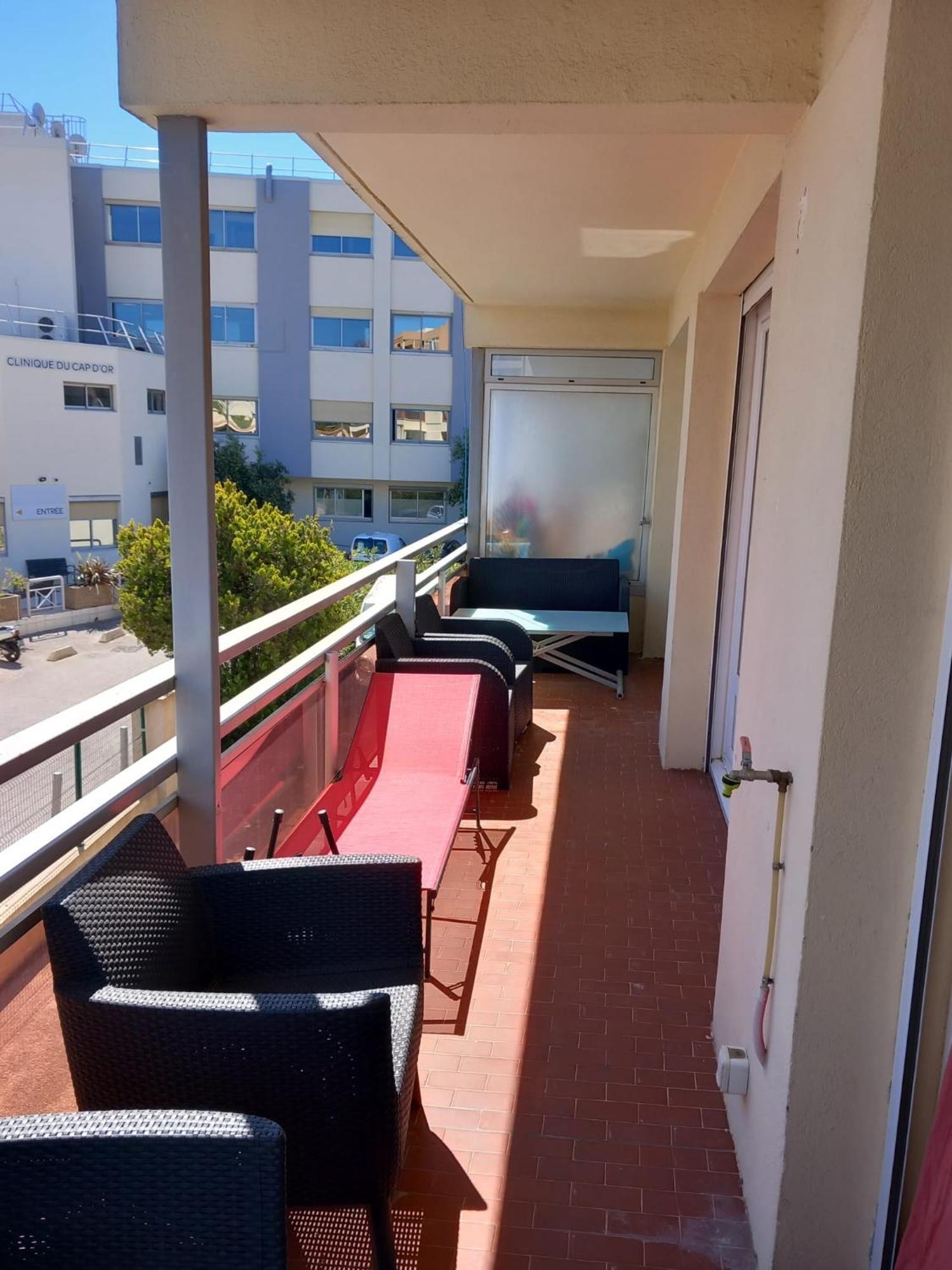 Appartement 1Er Etage, 66 M² لا سين سور مير المظهر الخارجي الصورة